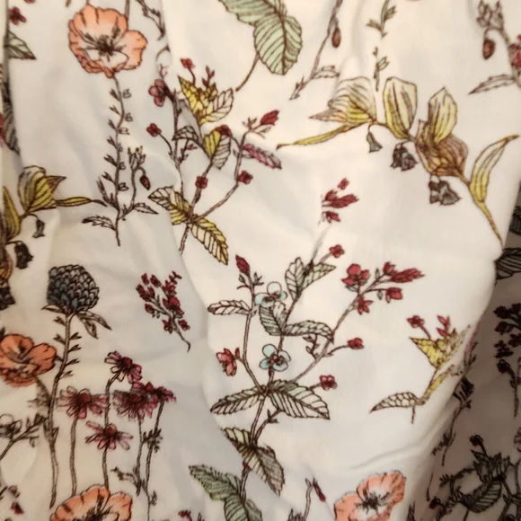 GAP Floral Women's Blouse - White and Multicolor Size L Euc - Picture 2 of 4